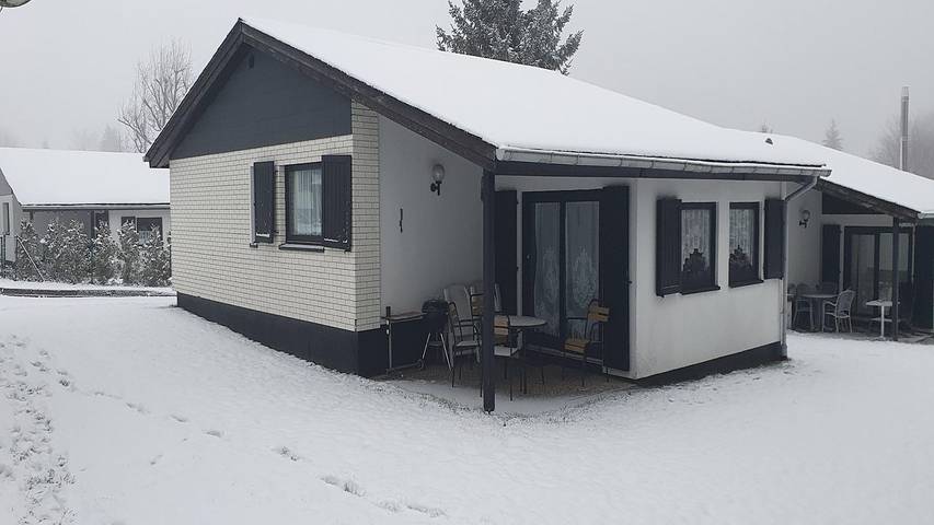 Vakantiehuis voor 4 personen, met tuin en terras in Usseln