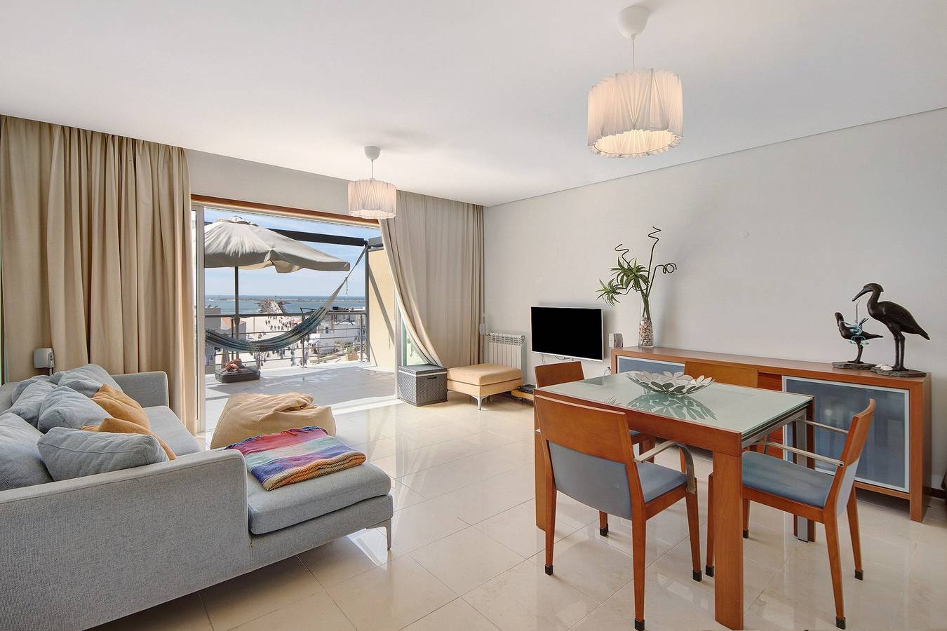 Entire apartment, Apartment 'Cantinho Da Praia Da Barra' with Sea View, Shared Pool and Wi-Fi in Praia da Barra, Gafanha da Nazaré