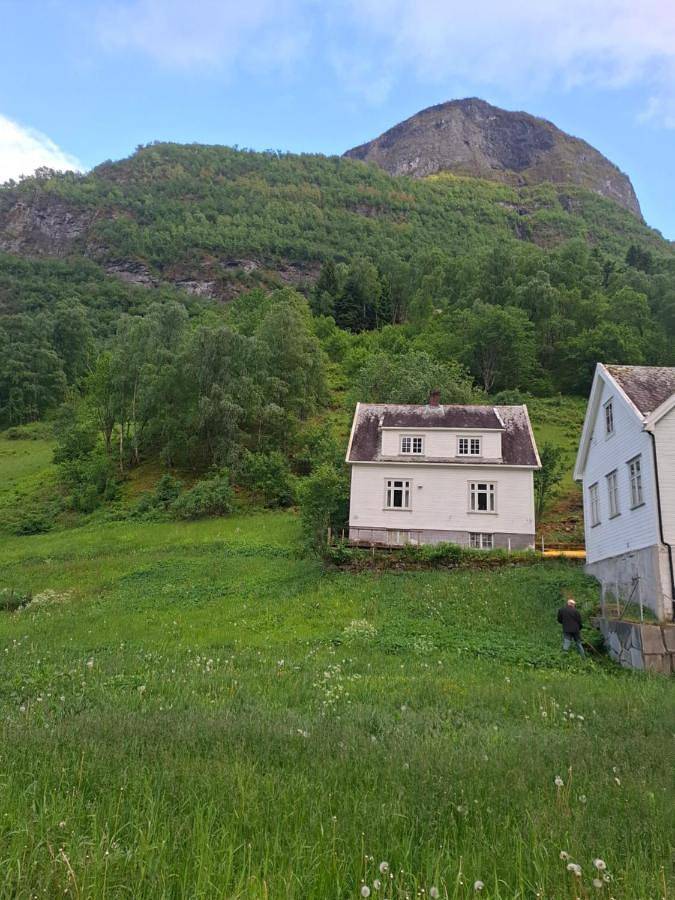 Ferienhaus für 8 Personen, mit Ausblick und Terrasse sowie Garten, mit Haustier