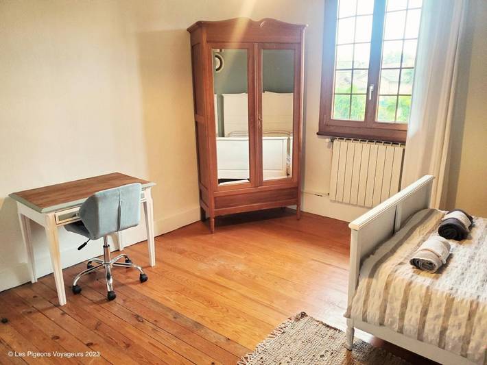 Location de vacances pour 2 personnes, avec piscine ainsi que vue et jardin à L'Isle-en-Dodon - 2