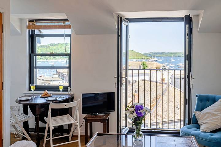 Apartment for 2 people, with balcony in Falmouth (UK)