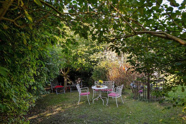 Appartement entier, Appartement de vacances 'Koras Dachkammer' avec jardin privé in Klockenhagen, Ribnitz-Damgarten