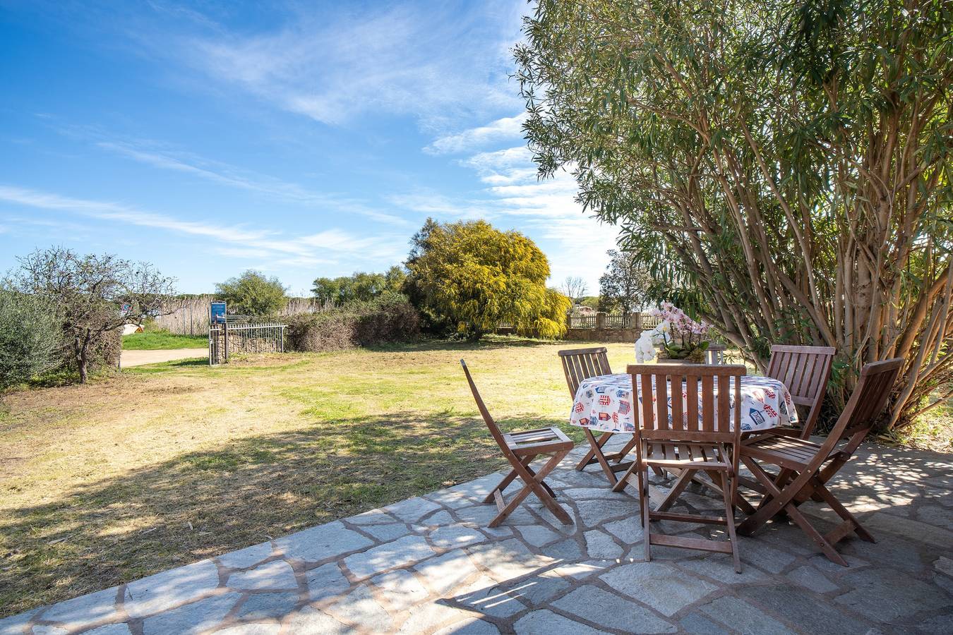 Appartamento intero, Appartamento 'Nibaru 2 Mare' con terrazza condivisa, giardino condiviso e Wi-Fi in Budoni, Olbia-Tempio