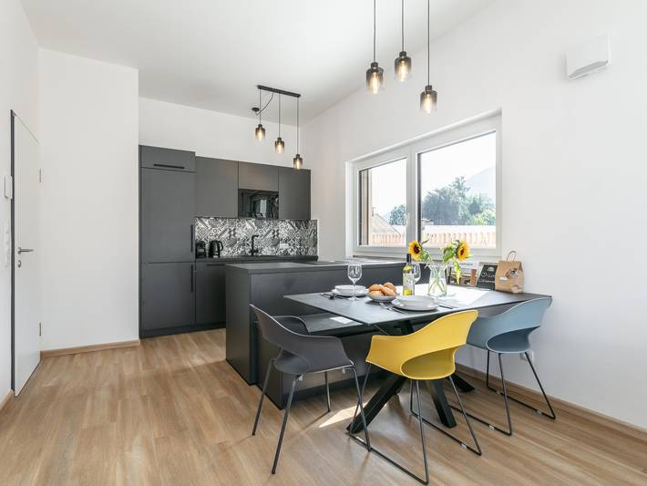 Ganze Wohnung, Stilvolles Appartement im Zentrum von Jenbach in Jenbach, Bezirk Schwaz