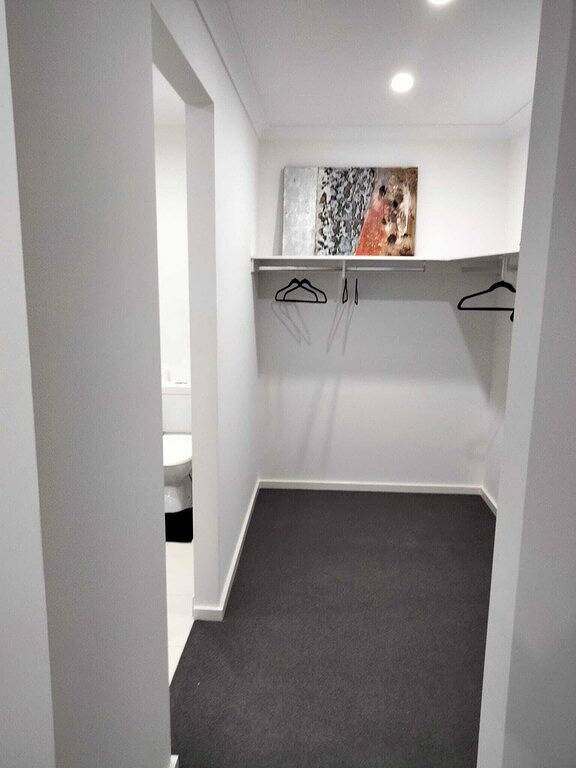 Modern and cosey 4 bedroom house walk to beach in St Leonards, Bellarine