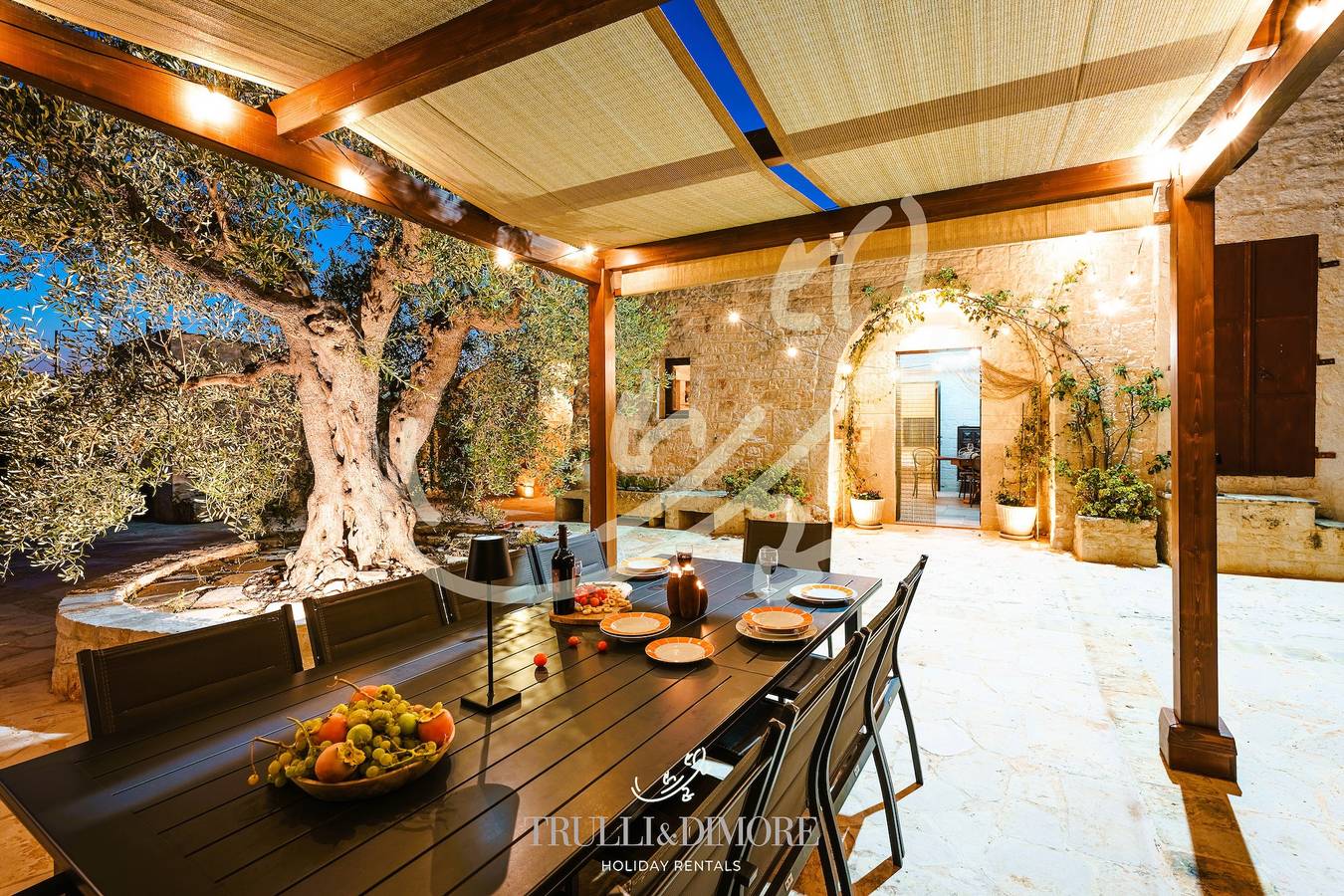 Td Truly Trulli Gentle Breezes Across Olive Va... in Coreggia, Bari Provinz