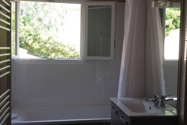 Gîte pour 2 personnes, avec jardin à Appietto - 2