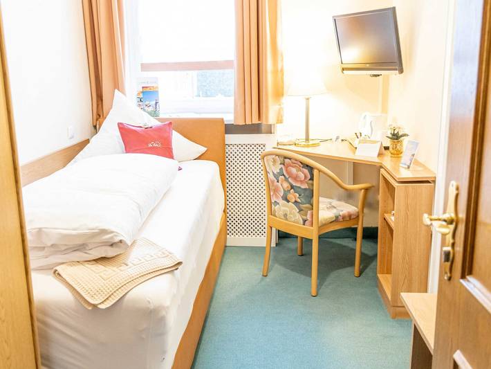 Hotel, mit Balkon und Whirlpool sowie Garten und Sauna in Hauzenberg - 2