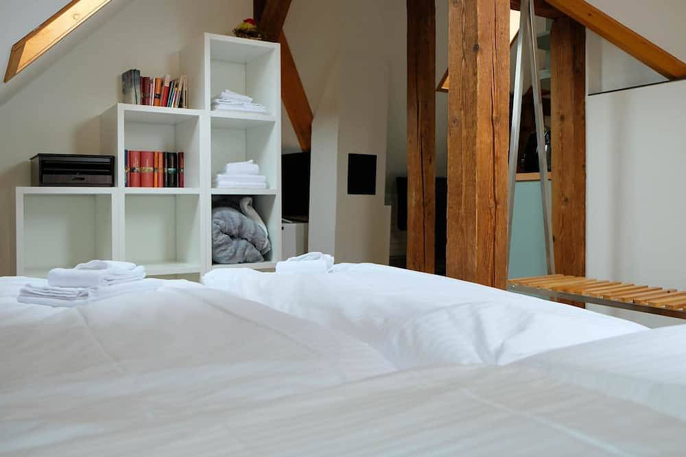 Ganze Wohnung, Spatzennest by Interhome in Spiez, Thunersee