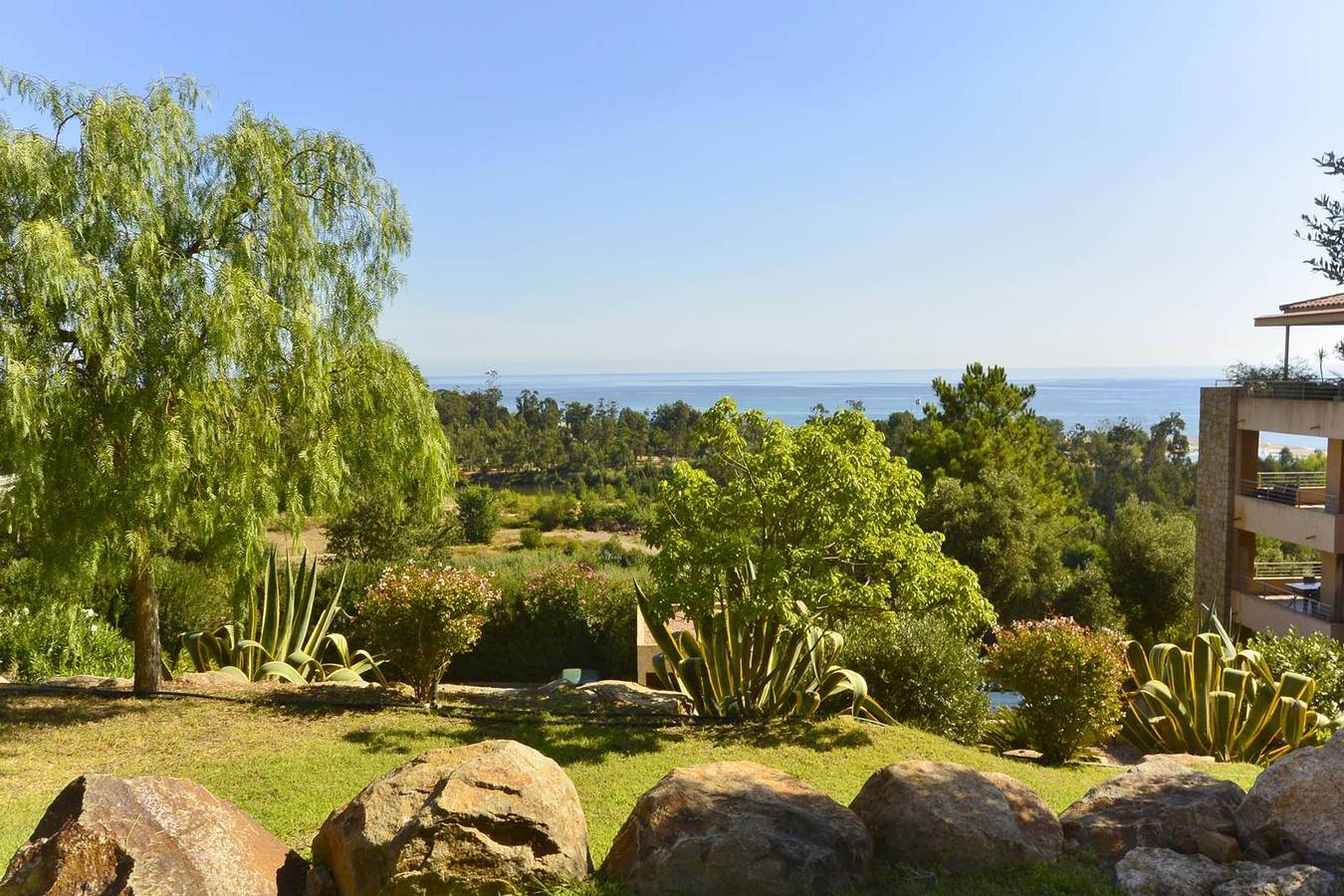 Entire apartment, Paolina- Sea View- Beach And Shops On Foot in Sari-Solenzara, Arrondissement de Sartène