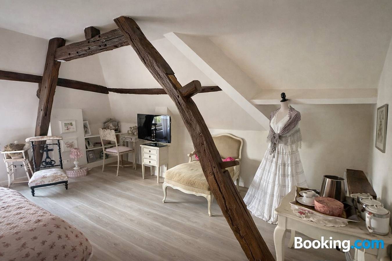 Chambre d'hôtes 'English Roses' avec piscine privée, jardin partagé et Wi-Fi in Suzay, Région de Les Andelys