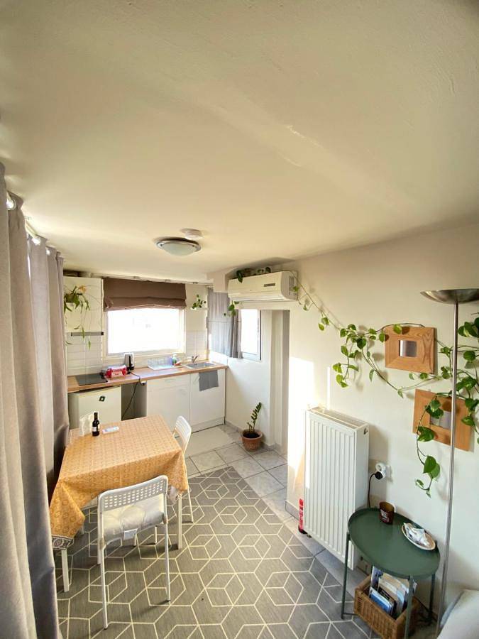 Top Floor Apt with Balcony - Acropolis View & Sunset - Koukaki in Zentral-Athen, Athen
