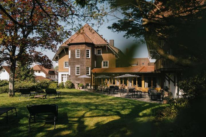 Hôtel pour 2 personnes, avec Balcon et Terrasse ainsi que Jardin et Piscine dans St. Märgen town