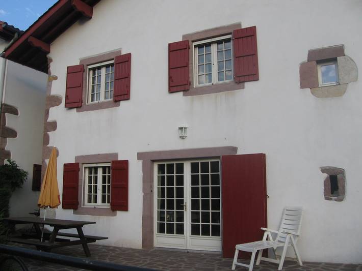 Gîte pour 6 personnes, avec jacuzzi et jardin