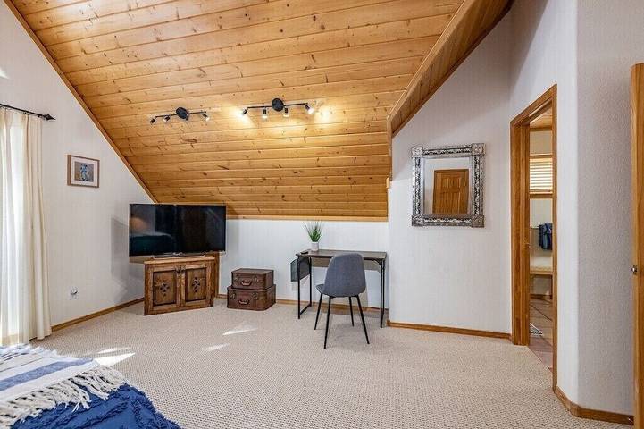 Vacation rental for 12 people, with yard and balcony in Angel Fire