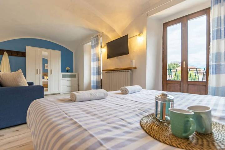 Appartement entier, [Easy Lake] Appartement à Baveno, à 100 mètres du lac. Wi-Fi gratuit, par Guestaly in Baveno, Comune di Baveno