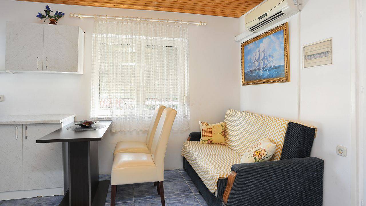 Ganze Ferienwohnung, Ferienwohnung für 4 Personen (34 m²) in Sevid in Sevid, Split-Dalmatien