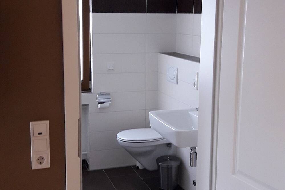 Ganze Wohnung, Modernes, hochwertig möbliertes 2-Zimmer Apartment mit Balkon an der Mosel! in Nittel, Landkreis Trier-Saarburg