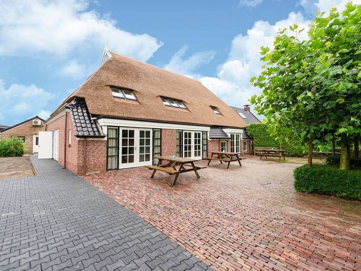 Ferienhaus für 20 Personen, mit Whirlpool und Garten sowie Sauna in Leeuwarden