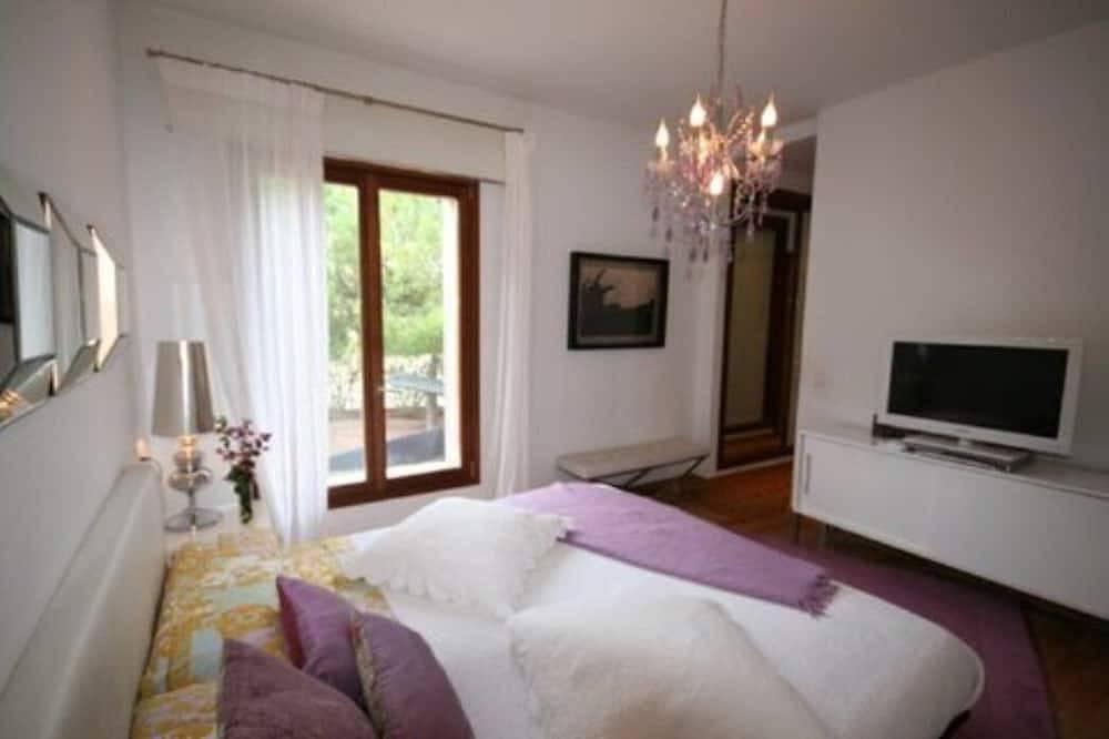 Villa Lares 150m vom Strand von Cala Mendia entfernt in Cala Anguila, Manacor