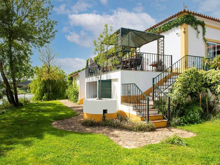 Casa na fazenda para 9 pessoas, com Terraço e Jardim e ainda Piscina em Montemor-o-Novo
