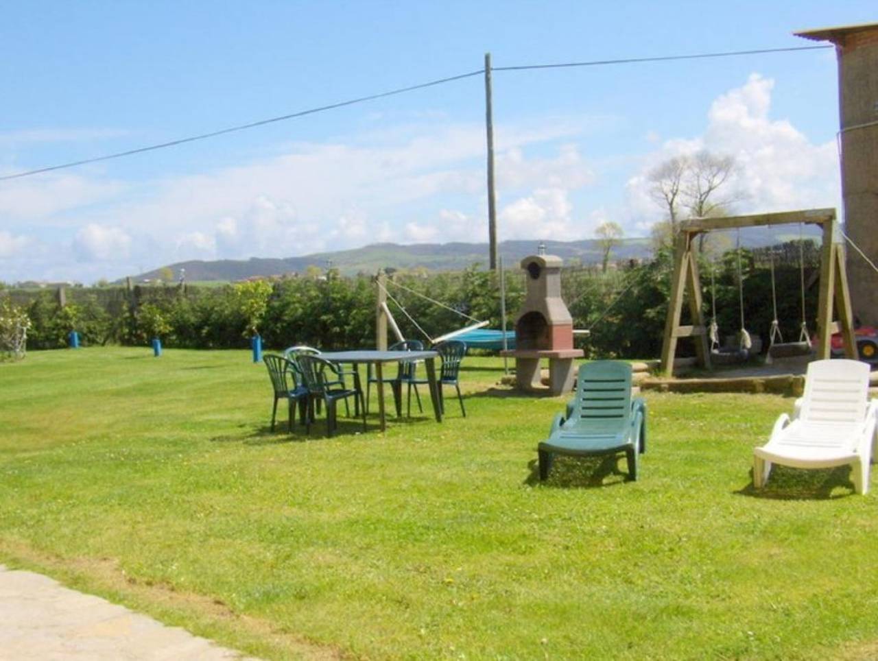 Casa Rural „La Venta Vieja De Langre“ mit Bergblick, privatem Garten und Wlan in Ribamontán al Mar, Kantabrische Küste