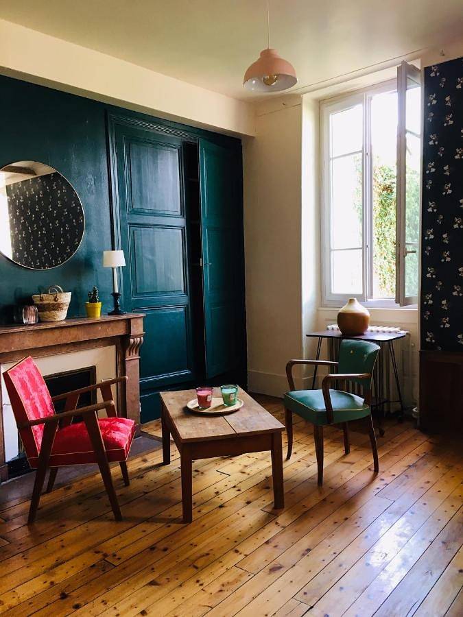 Appartement entier, Three-Bedroom Apartment in Mâcon, Région de Mâcon