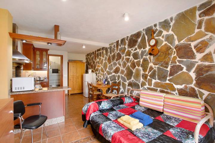 Hel lägenhet, Holiday Apartment 'Mario' with Mountain Views, Wi-Fi and Air Conditioning in San Cristóbal de La Laguna, East Coast of Tenerife