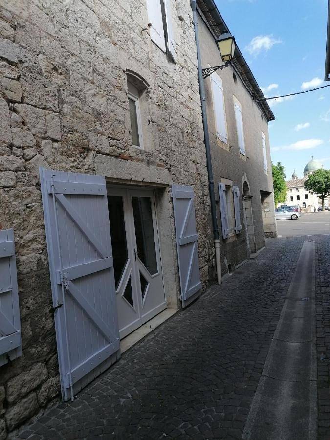 Location de vacances pour 10 personnes, avec bassin pour enfant ainsi que vue et balcon à Castelnau-Montratier - 3