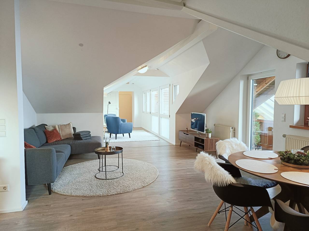 Hel lejlighed, Ferielejlighed for 4 personer med balkon in Tengen, Hegau