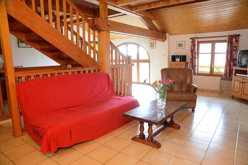Gîte de 100m2 : Parking, TV, Internet, Près du lac in Grande-Rivière, Parc naturel régional du Haut-Jura