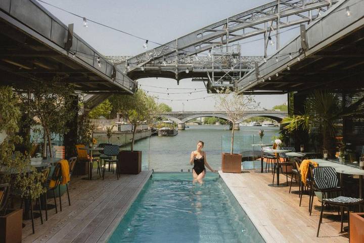 Hôtel pour 2 personnes, avec Terrasse ainsi que Piscine et Vue