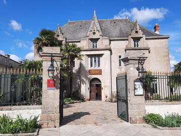 Hôtel pour 2 personnes, avec jardin et vue ainsi que bassin pour enfant et piscine à Tiffauges