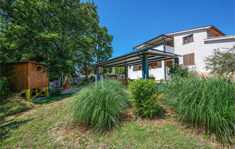 Ferienwohnung für 5 Personen, mit Terrasse und Garten
