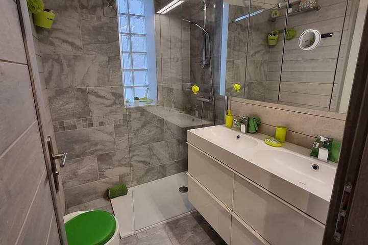 Ganze Wohnung, Die Gemütlichkeit des Theaters,neue Unterkünfte und Komfort im Herzen der Stadt. in Chambéry, Chambéry und Umgebung