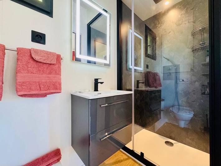 Gîte pour 2 personnes, avec vue et terrasse à Bourg-des-Comptes - 3