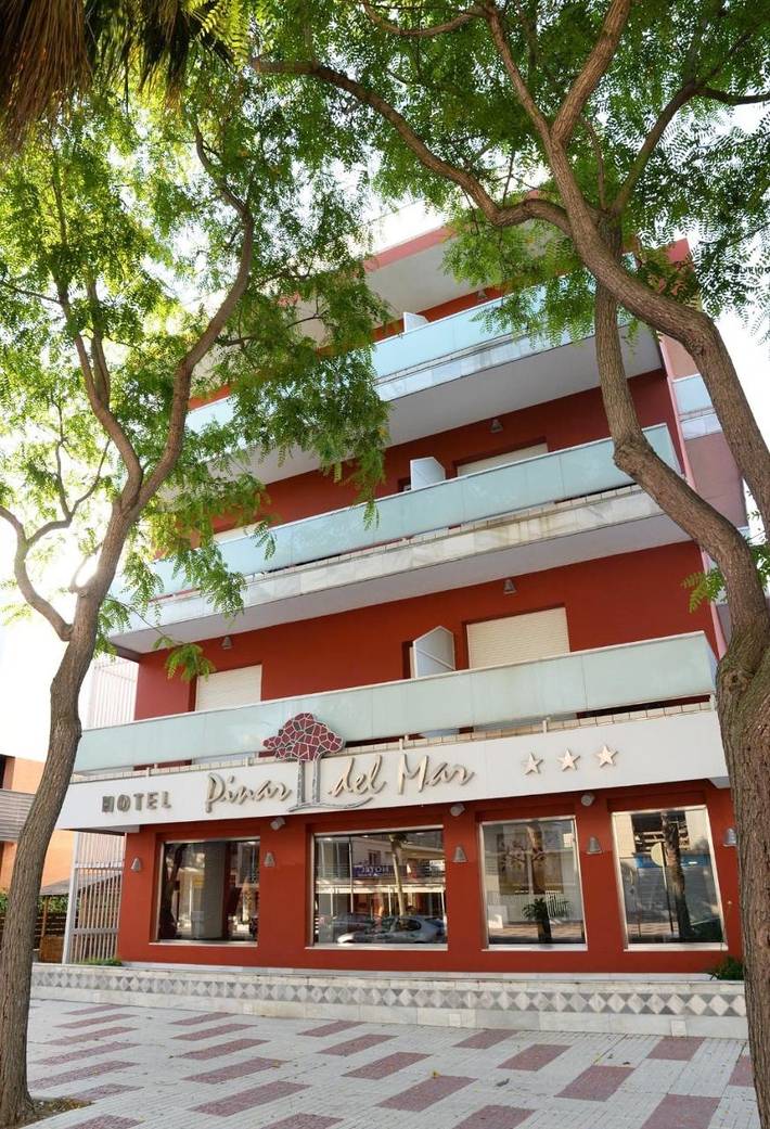 Hôtel pour 2 personnes, avec jacuzzi et sauna ainsi que balcon et piscine