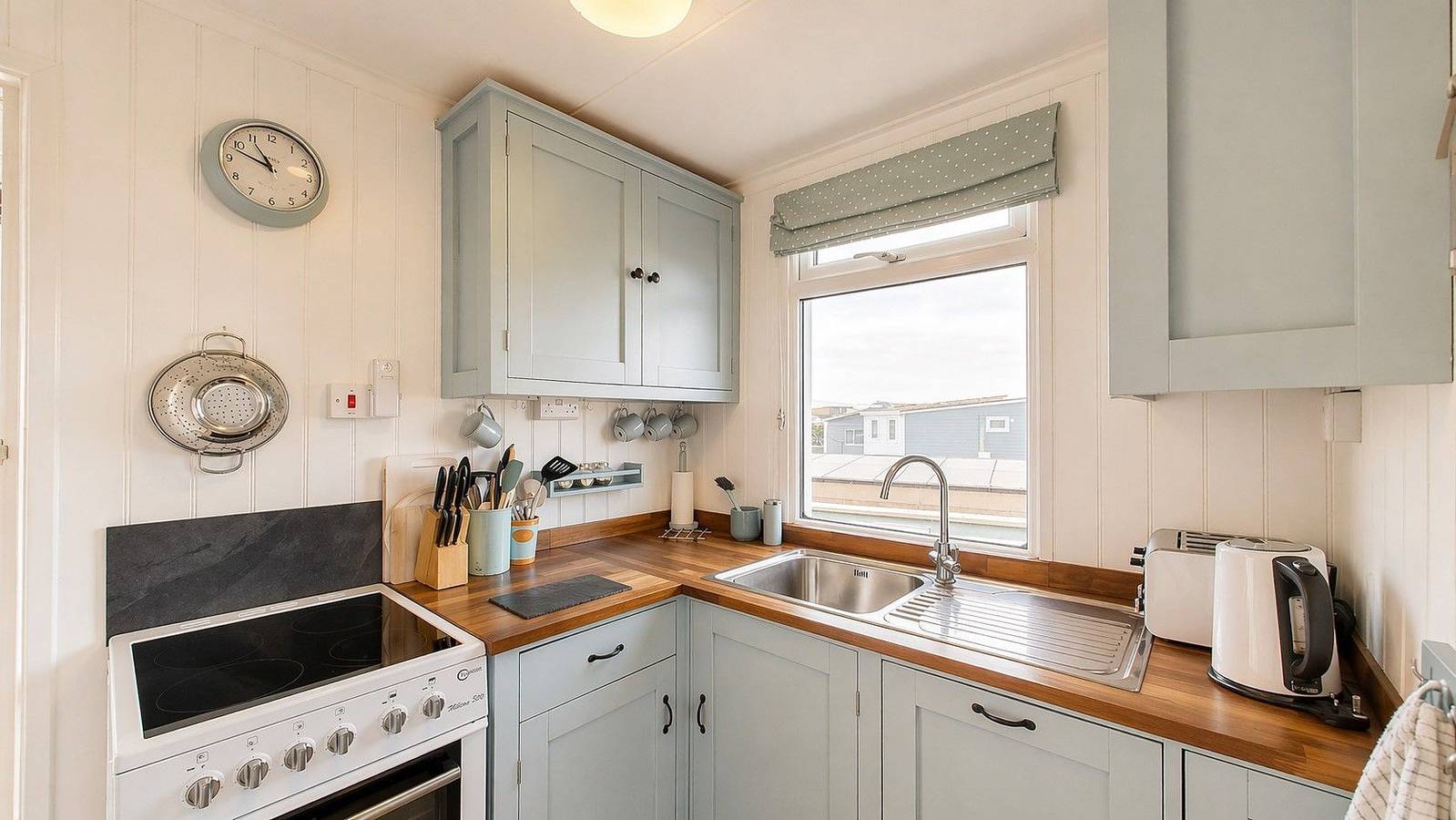 F71 Elova, Riviere Towans in Hayle, Cornualles