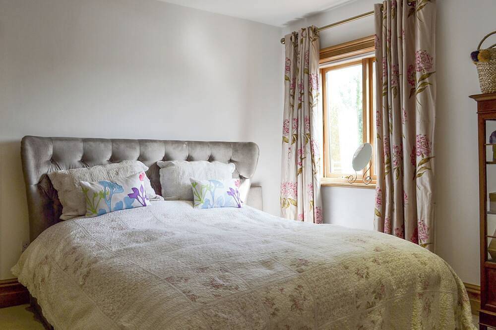 5 bedroom accommodation in Stalmine, near Poulton-le-Flyde in Lancashire