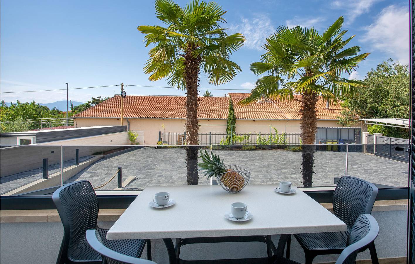 Ganze Ferienwohnung, Ferienwohnung für 5 Personen mit Pool in Malinska, Krk