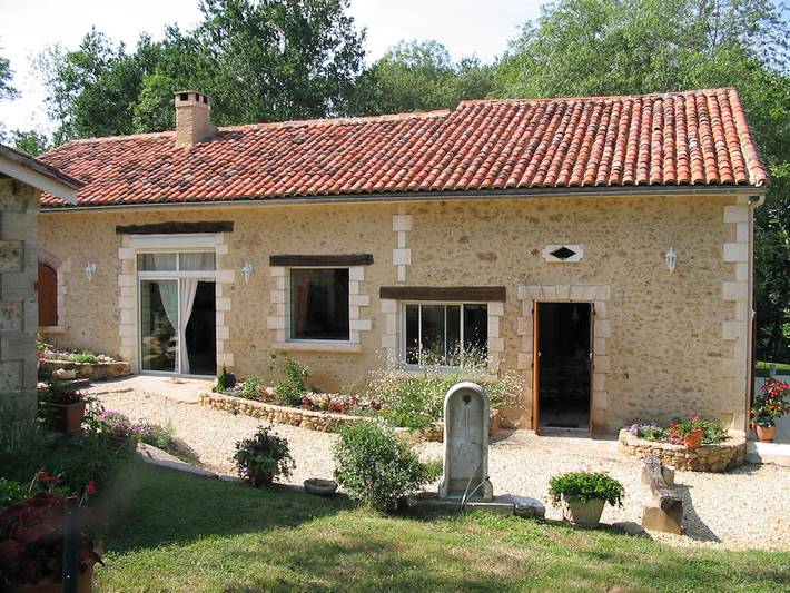 Gîte pour 15 personnes, avec jardin ainsi que terrasse et piscine en Dordogne - 3