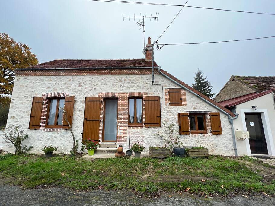 Two-Bedroom House in Gargilesse-Dampierre, Région de La Châtre
