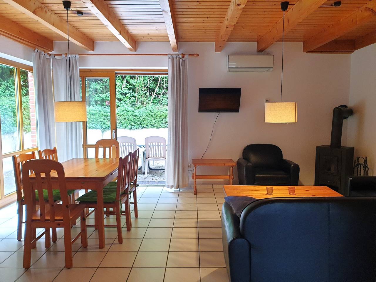 Haus 9 Natur Ferienpark, Wlan, Kostenfreier Parkplatz, Grillen auf der Terrasse. Schöne Familienzeit! in Nieheim, Kreis Höxter