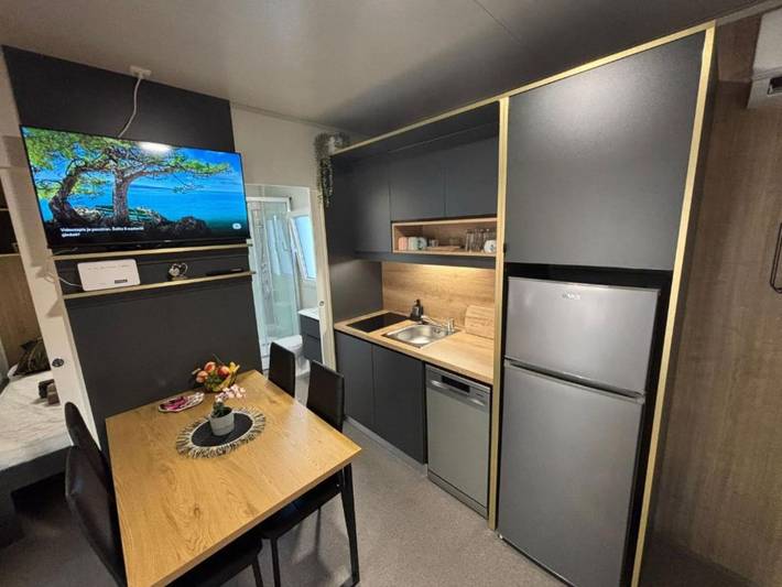 Camping für 5 Personen, mit Terrasse und Whirlpool in Zadar - 3