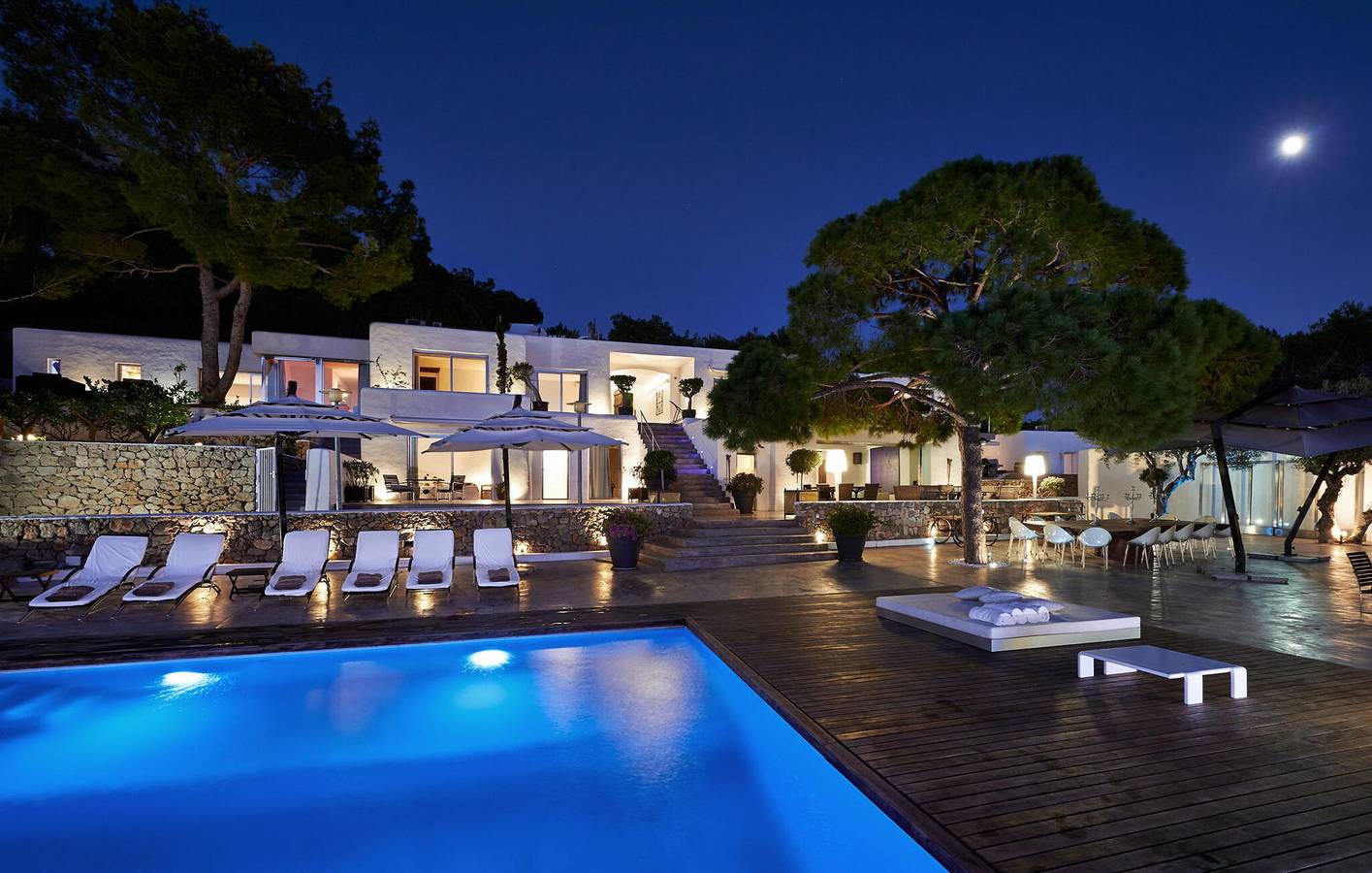 Sea View Apartment with Pool, AC, and Parking in Cap Martinet, Santa Eulària des Riu