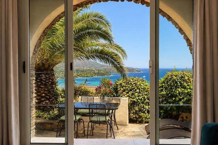 Ganze Wohnung, Ferienwohnung - 2   Räume - 4/5   Personen in Saint-Florent, Calvi und Umgebung