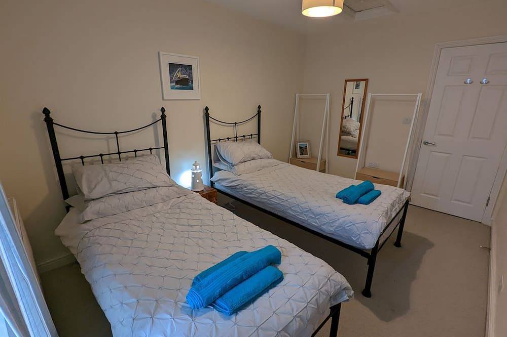Sea Horizon View, pet friendly, country holiday cottage in Bude in Bude, Cornwall