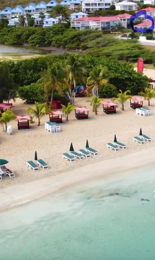 Gîte pour 4 personnes, avec vue sur le lac ainsi que terrasse et vue dans Friars Bay Saint Martin - 3