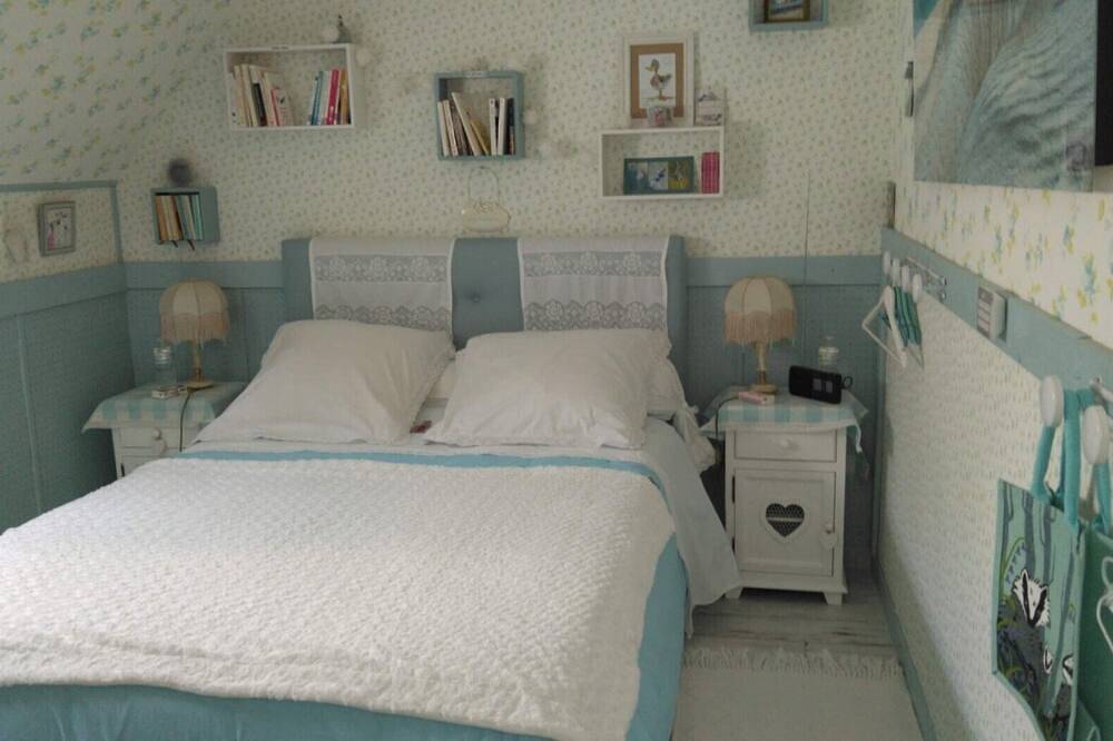 Gîte \" le Shabby blue\" in Saint-Cernin, Région d'Aurillac