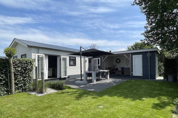 Chalet für 4 Personen, mit Terrasse und Garten in Renesse
